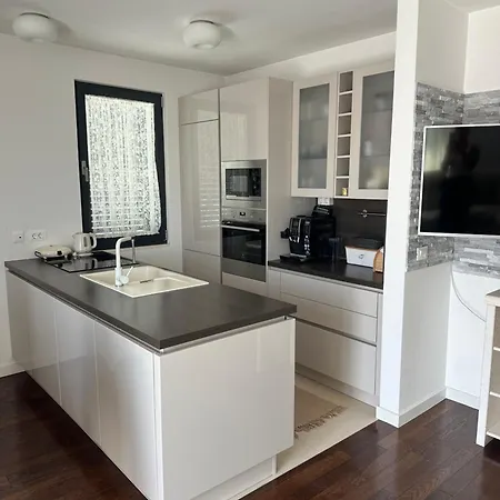 Deluxe With Garage, Apartamento Zadar