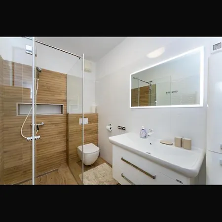 Apartmán Deluxe With Garage, *